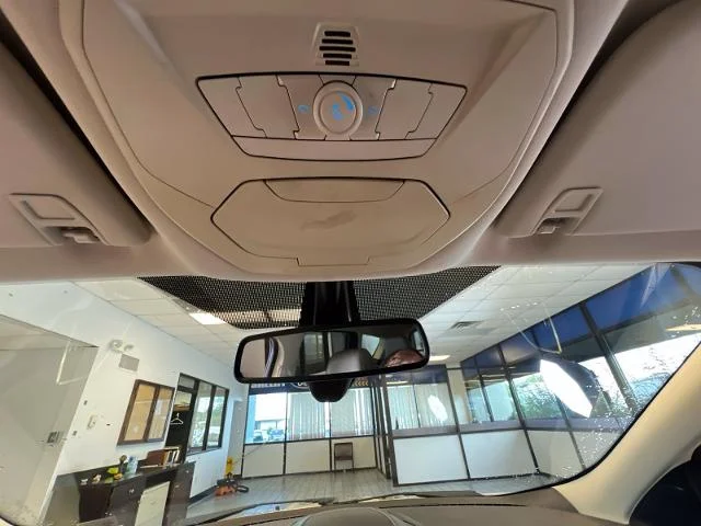 Used 2013 White Platinum Tri-Coat Ford  image 23