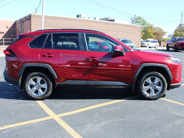 Used 2024 Pearl Toyota XLE image 5