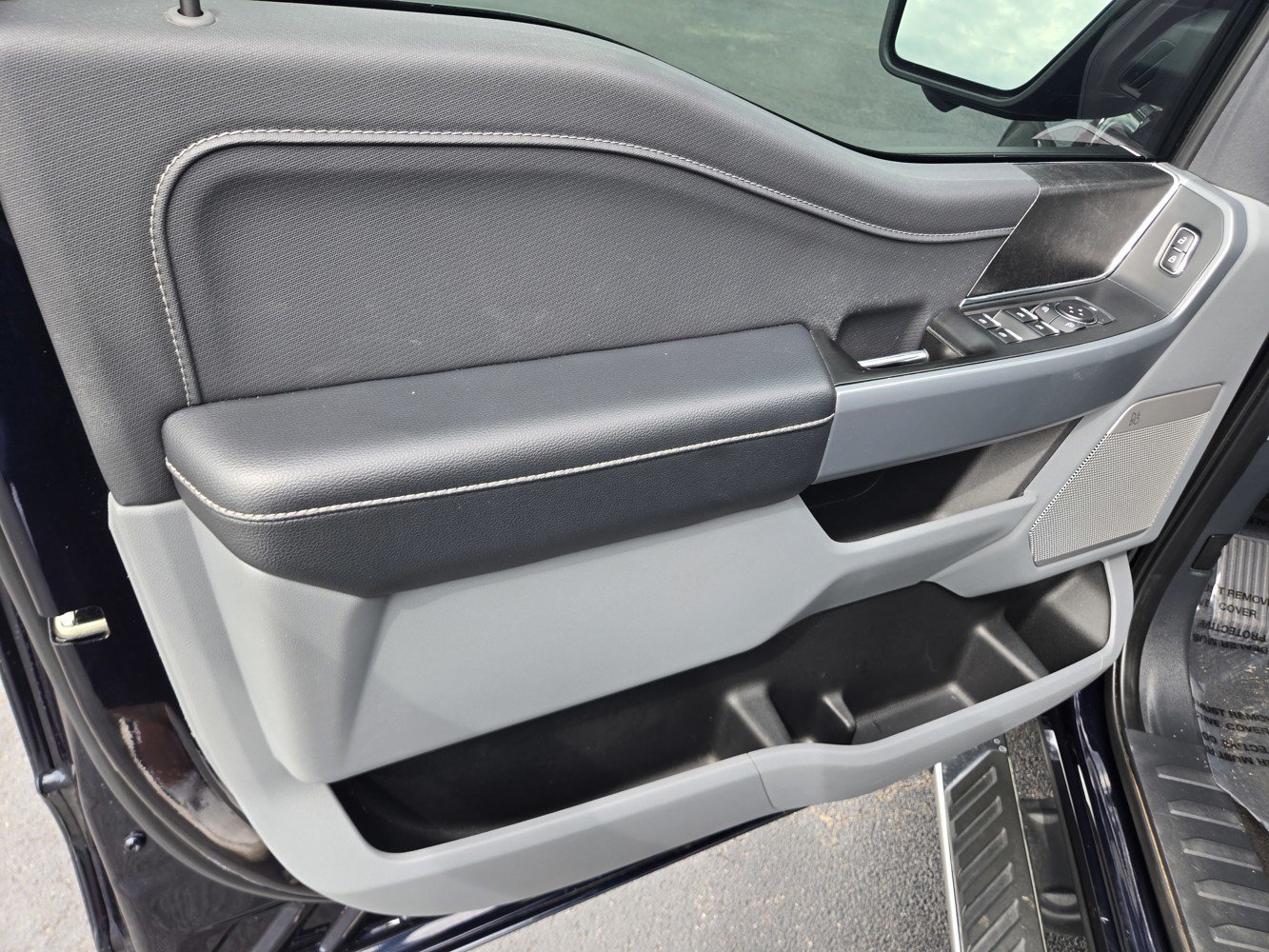 Used 2022 Antimatter Blue Metallic Ford XLT image 32