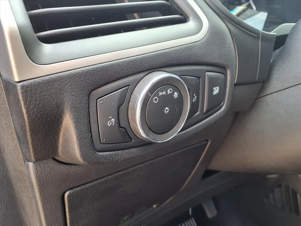 Used 2023 Black Ford SEL image 15