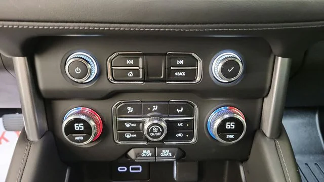 Used 2023 Summit White GMC SLE image 19