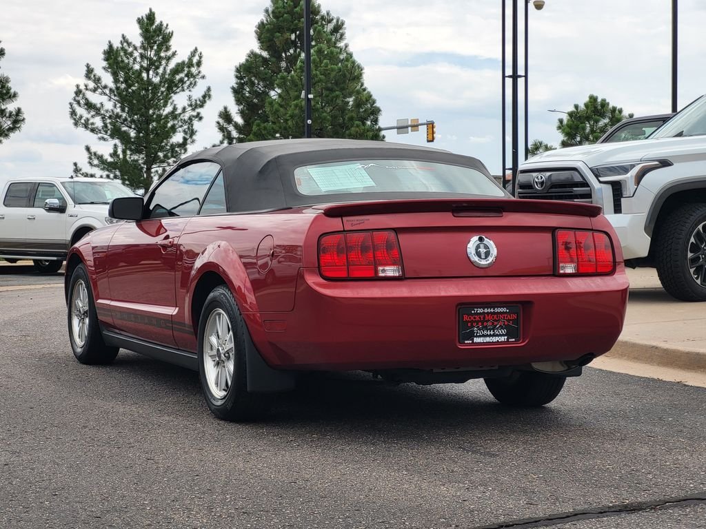 Used 2007 Red Ford V6 Deluxe image 6