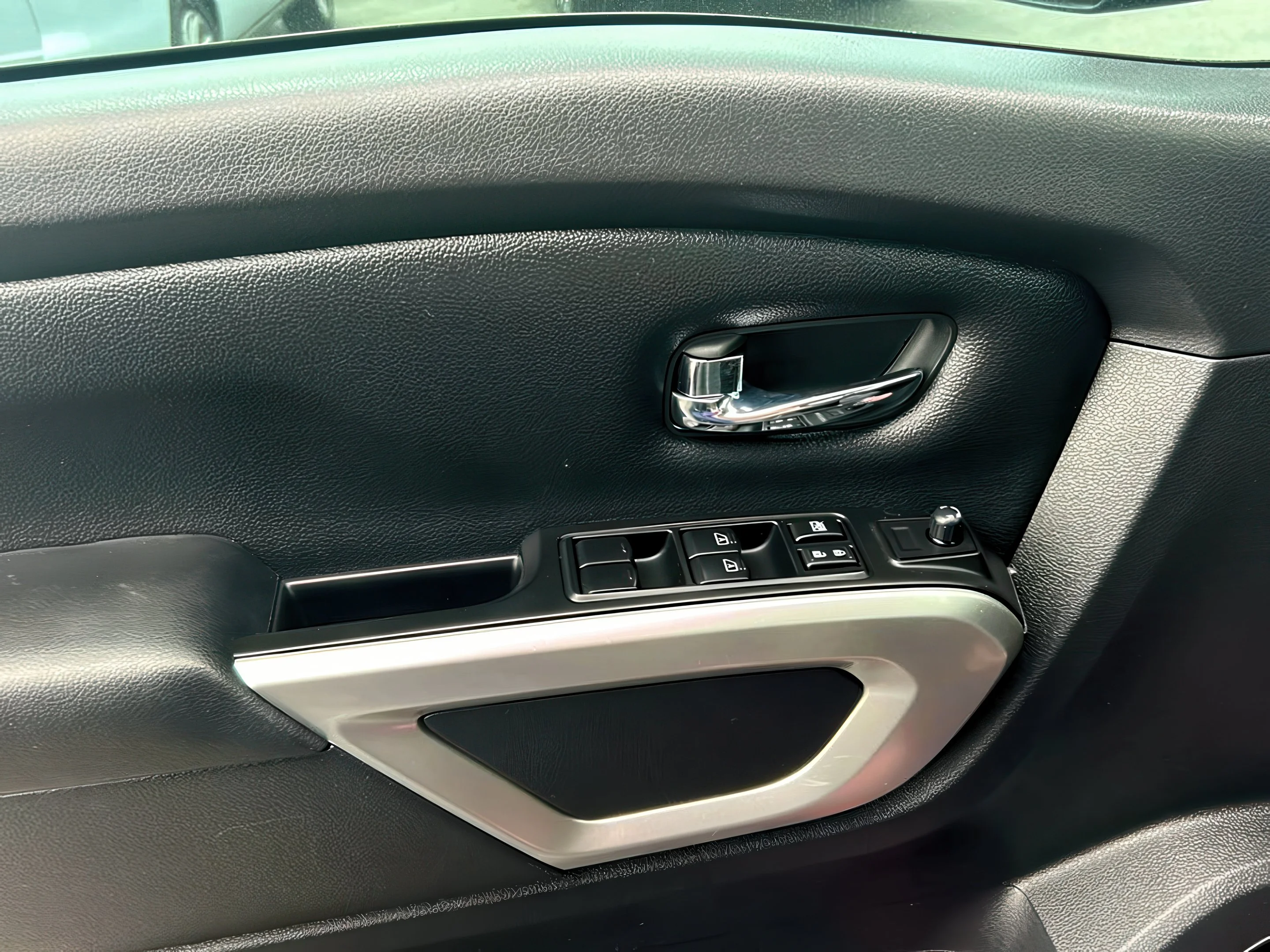 2019 Nissan Titan SV - Photo 20