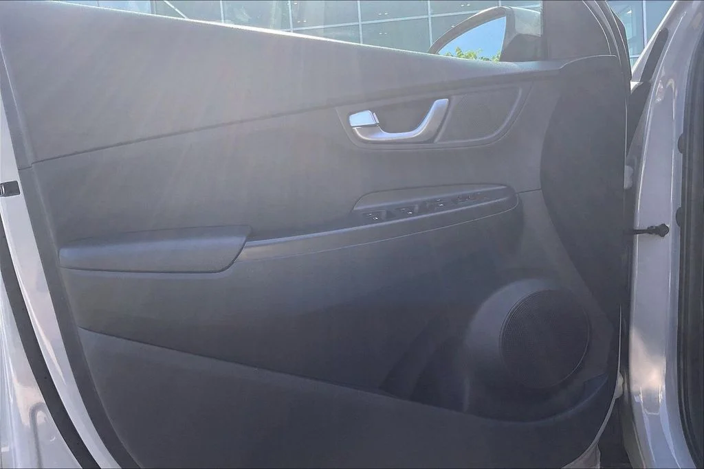 Used 2022 Silver Hyundai SEL image 26