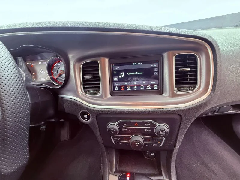 Used 2022  Dodge SXT Sedan 4D image 12