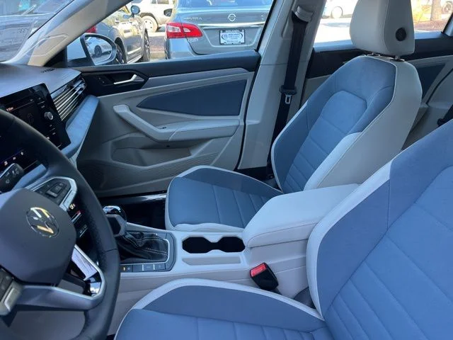 2026 Volkswagen Jetta SE - Photo 9