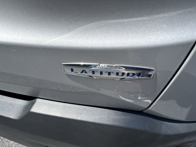 Used 2018 Glacier Metallic Jeep Latitude image 31