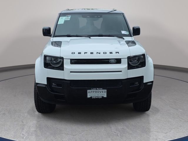 Certified Used 2025 White Land Rover X-Dynamic SE image 3