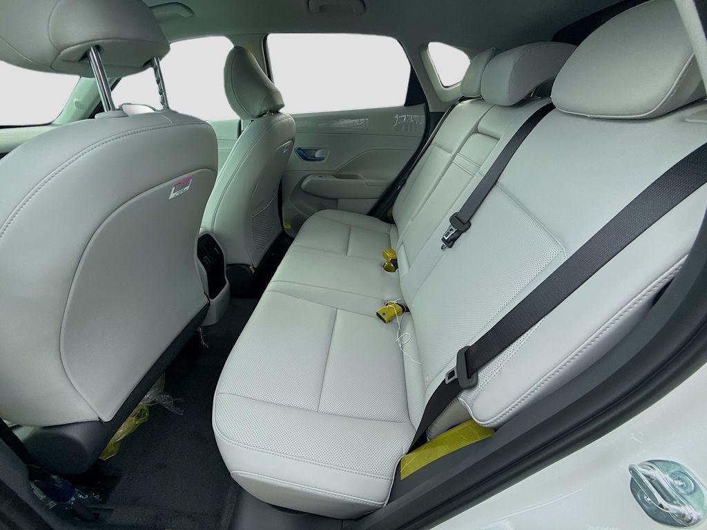 New 2026 Atlas White Hyundai SEL Premium FWD image 17