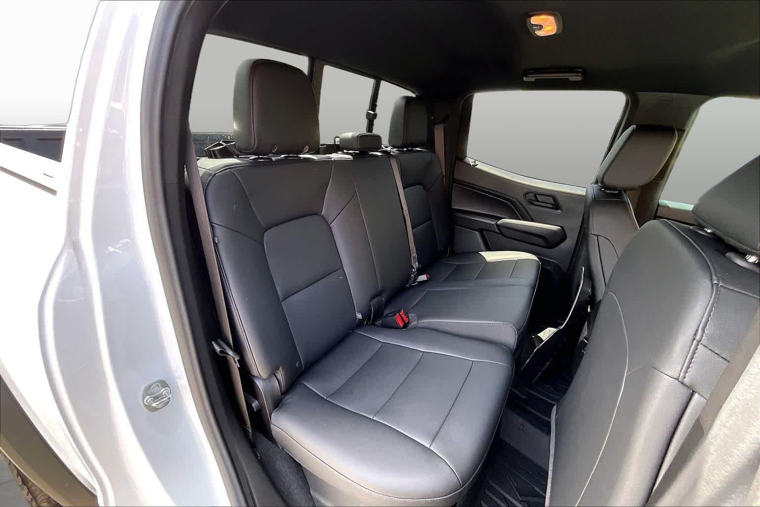 Used 2025 Summit White Chevrolet 4WD Trail Boss image 26