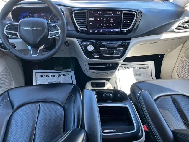Used 2023 Bright White Clearcoat Chrysler Touring L image 10