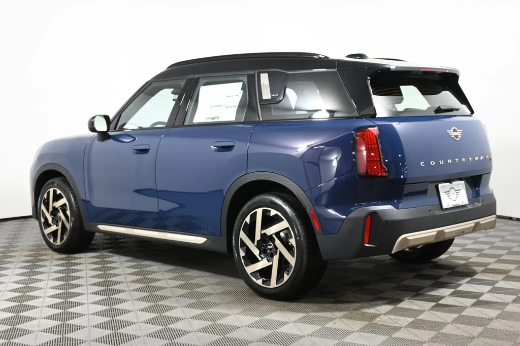 Certified Used 2025 Blue MINI Signature Plus image 5