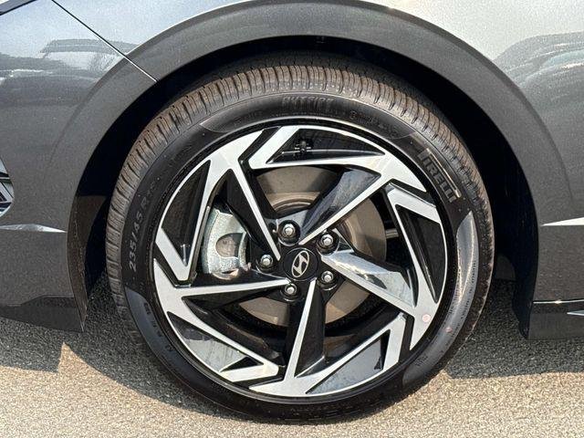 New 2026 Gray Hyundai SEL Sport image 11