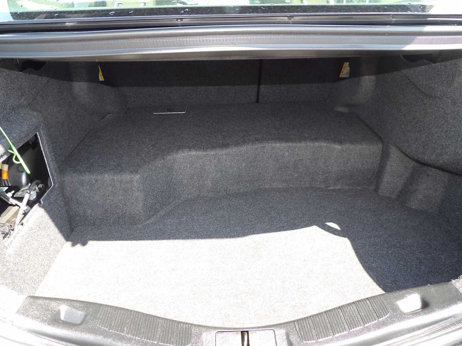 Used 2020 Agate Black Metallic Ford SE image 14