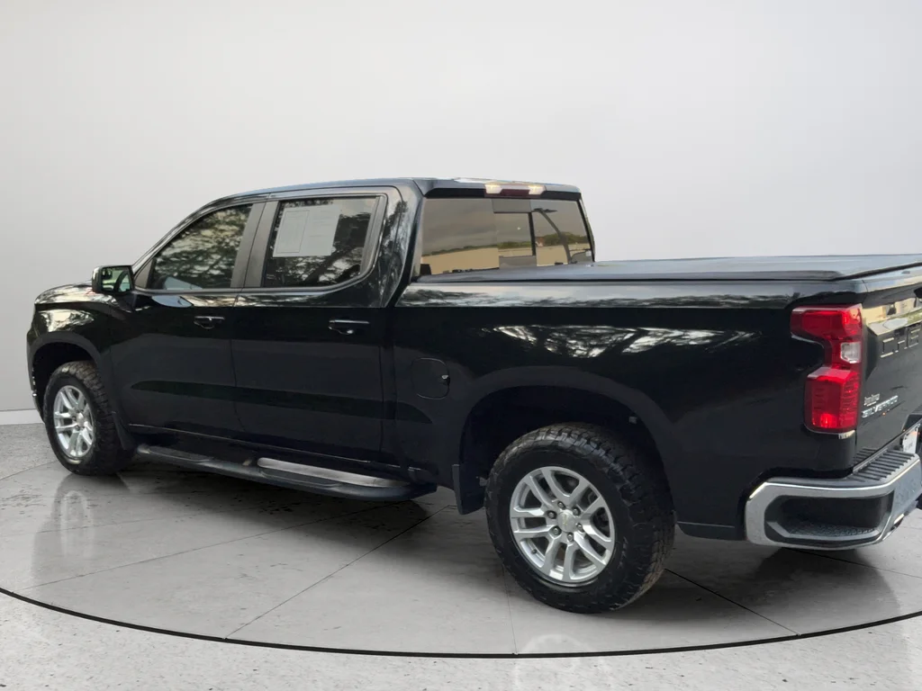 Used 2021 Black Chevrolet LT image 28
