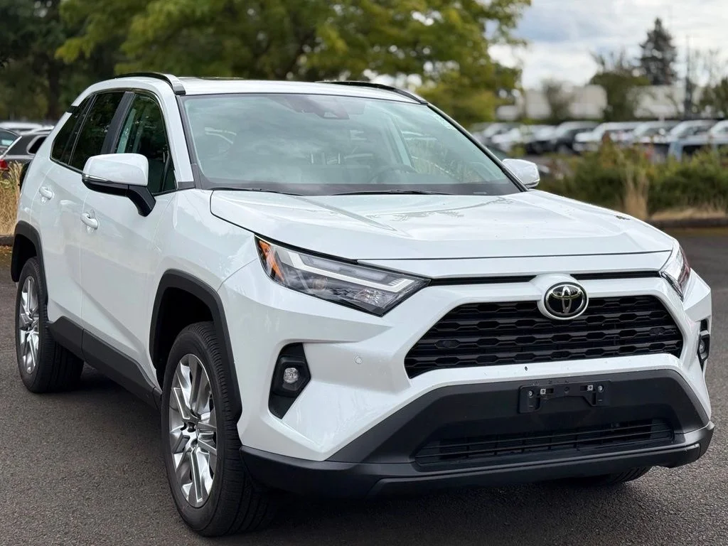 Certified Used 2025 Pearl Toyota XLE Premium image 7