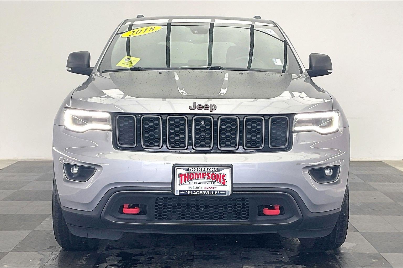 Used 2018 Silver Jeep Trailhawk 4x4 image 2
