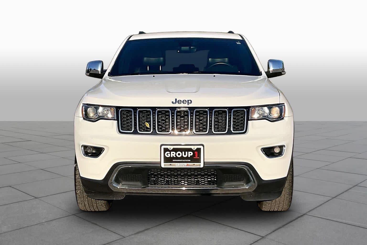 Used 2017 Bright White Clear Coat Jeep Limited image 3