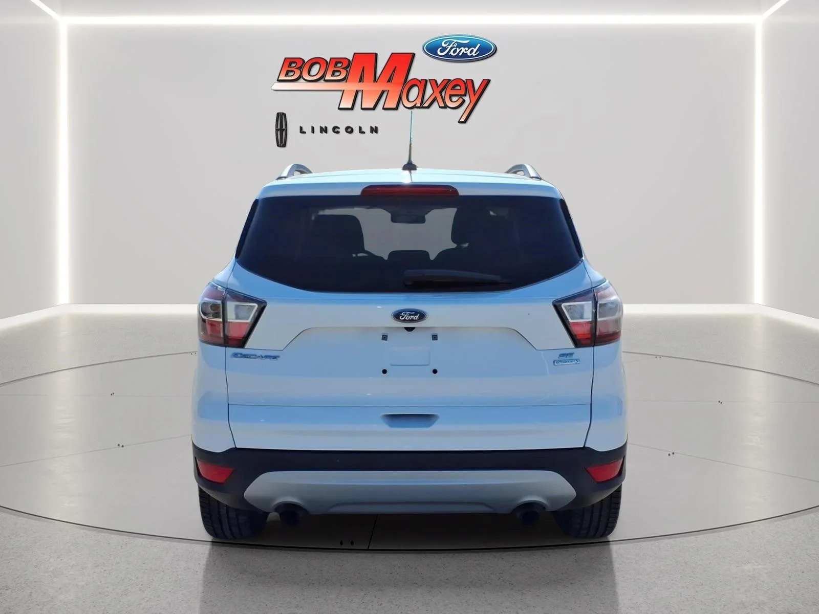 Used 2017 Oxford White Ford SE image 6
