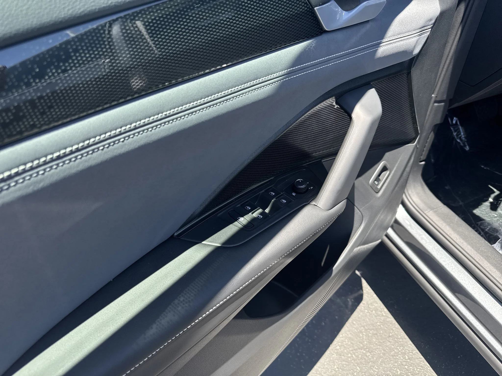 New 2026 Platinum Gray Metallic Volkswagen SE image 12