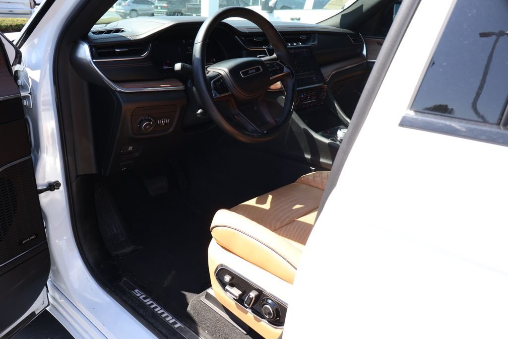 Used 2022 Bright White Clea Jeep Summit image 11