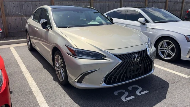 2022 Lexus ES 350 Ultra Luxury