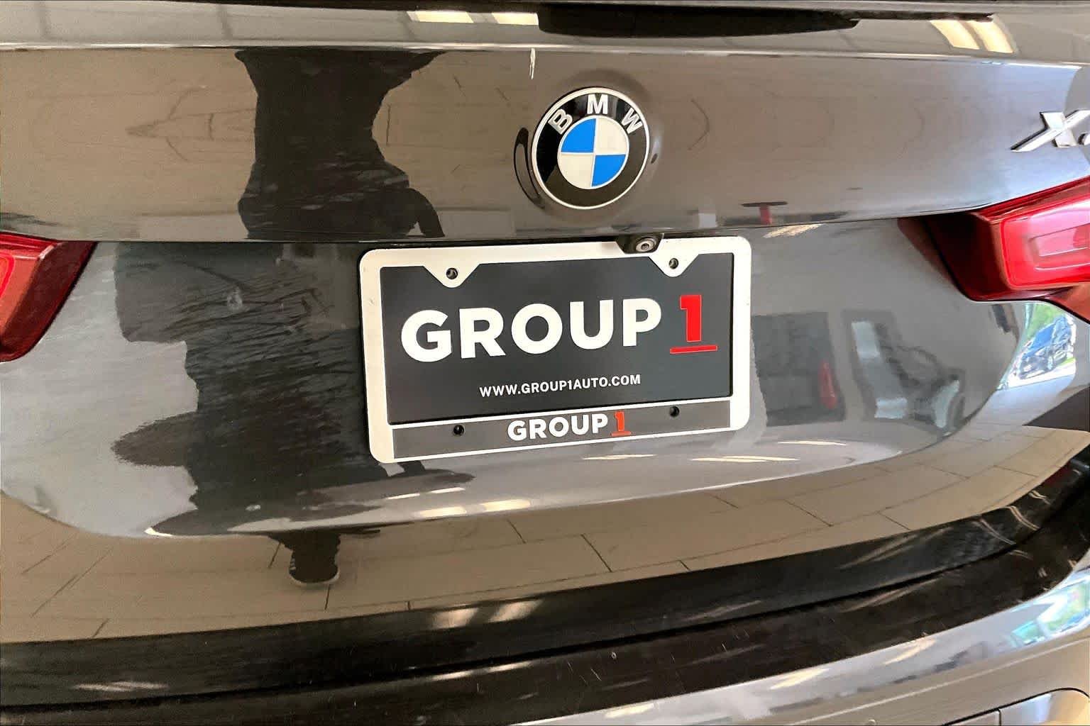 Used 2018 Dark Graphite Metallic BMW xDrive30i image 9