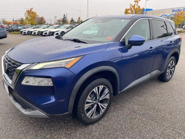 Used 2021 Caspian Blue Metallic Nissan SV image 27