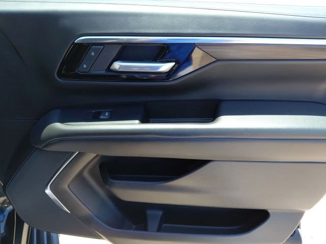 Used 2025 Black Chevrolet LT image 31