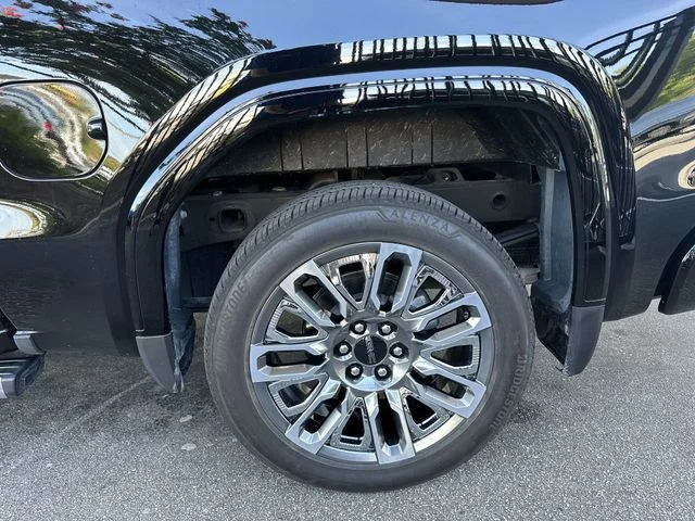 Used 2026 Black GMC Denali Ultimate image 10