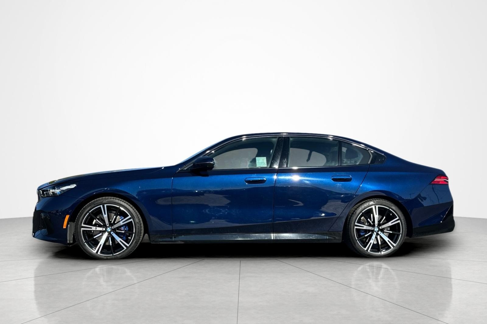 Used 2025 Tanzanite Blue II Metallic BMW 530i xDrive image 2