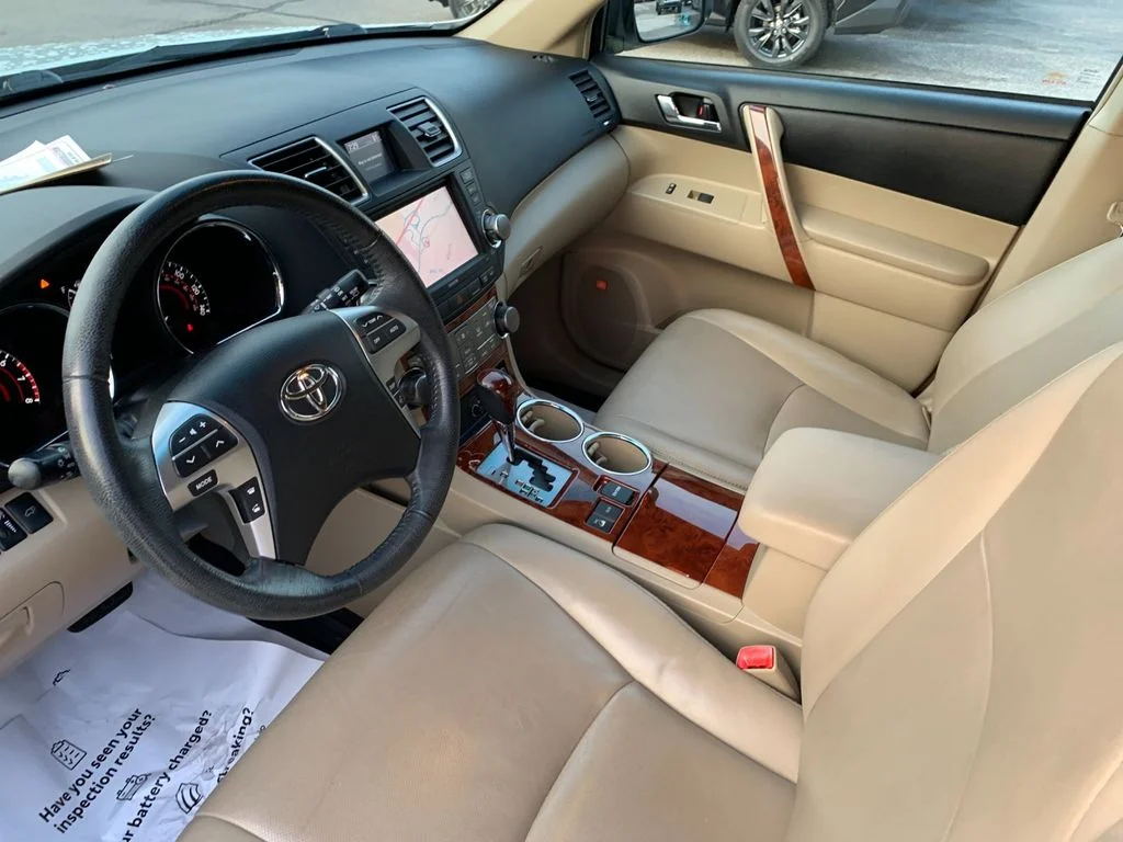 Used 2012 White Toyota Limited image 11