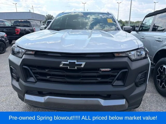 Used 2025 White Chevrolet Trail Boss image 2