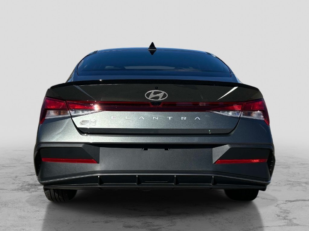 Used 2026 Gray Hyundai SEL Sport image 4