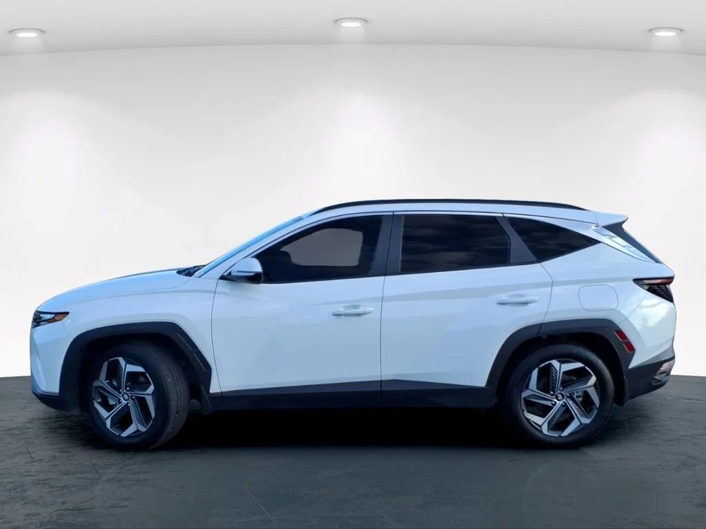 Used 2024 White Hyundai SEL image 17