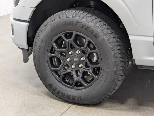 New 2026 Avalanche Ford XLT image 37