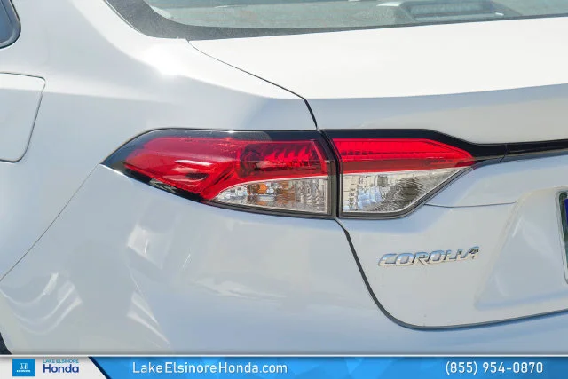Used 2025 Ice Toyota LE image 12