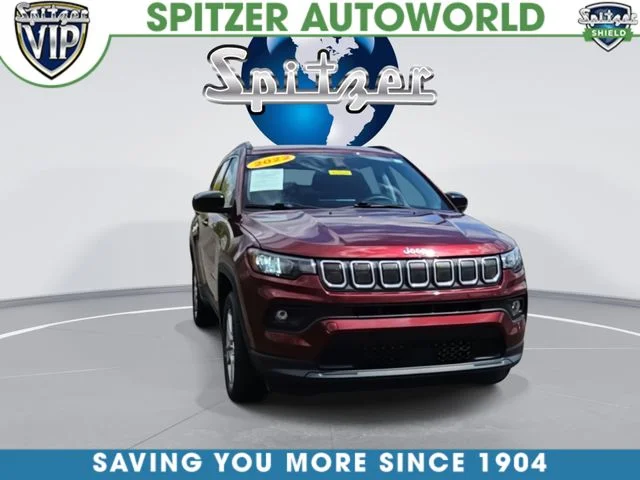 Used 2022 Red Jeep Latitude image 3