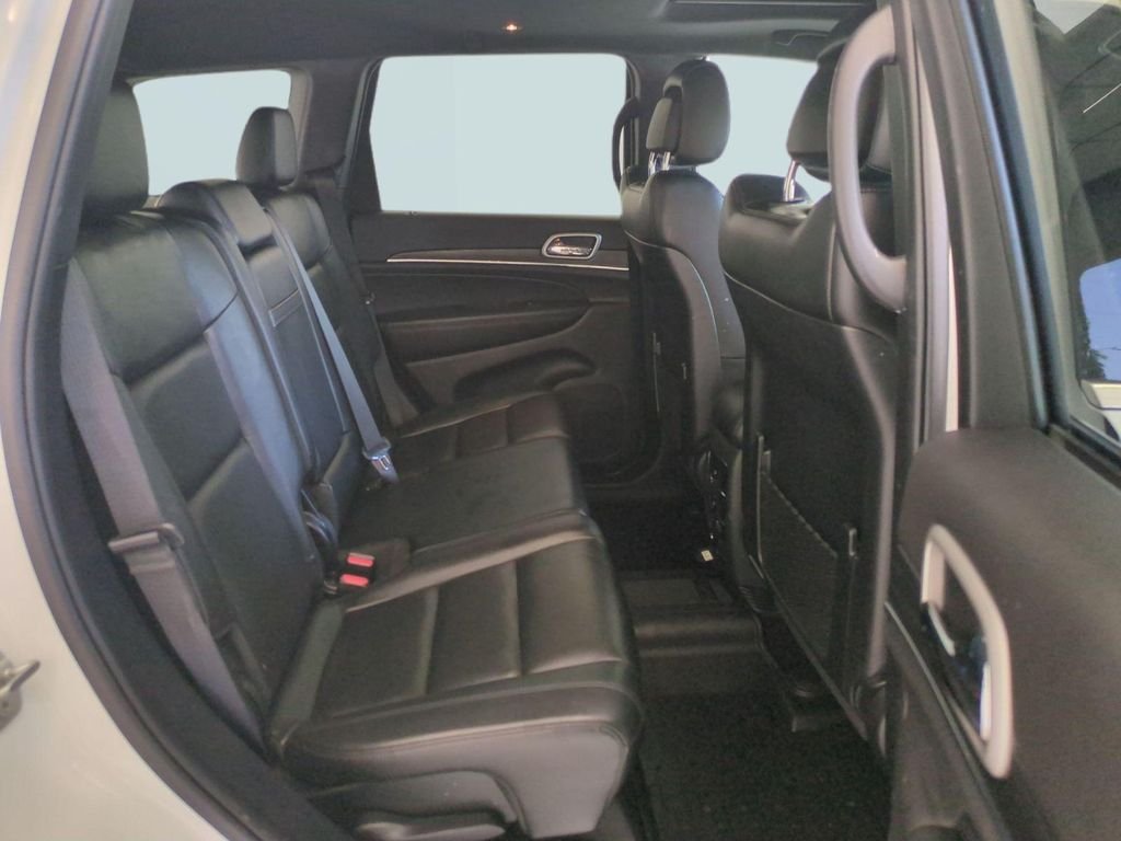 Used 2020 Bright White Clearcoat Jeep Limited image 26