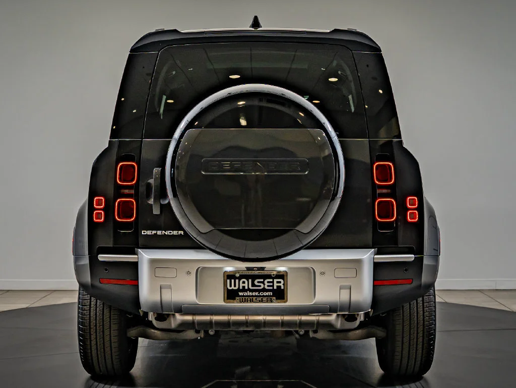 Used 2024 Gray Land Rover S image 7