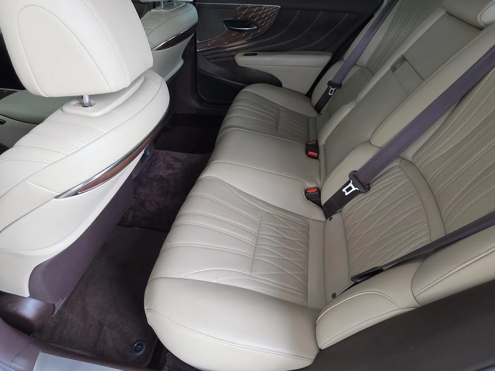 2020 Lexus LS Base - Photo 9