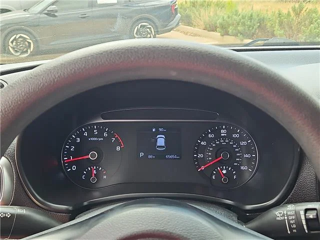 Used 2021 White KIA S (IVT) image 12