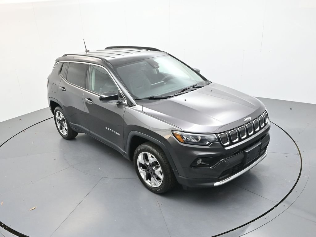 Used 2022 Crystal Metallic Jeep Limited image 19