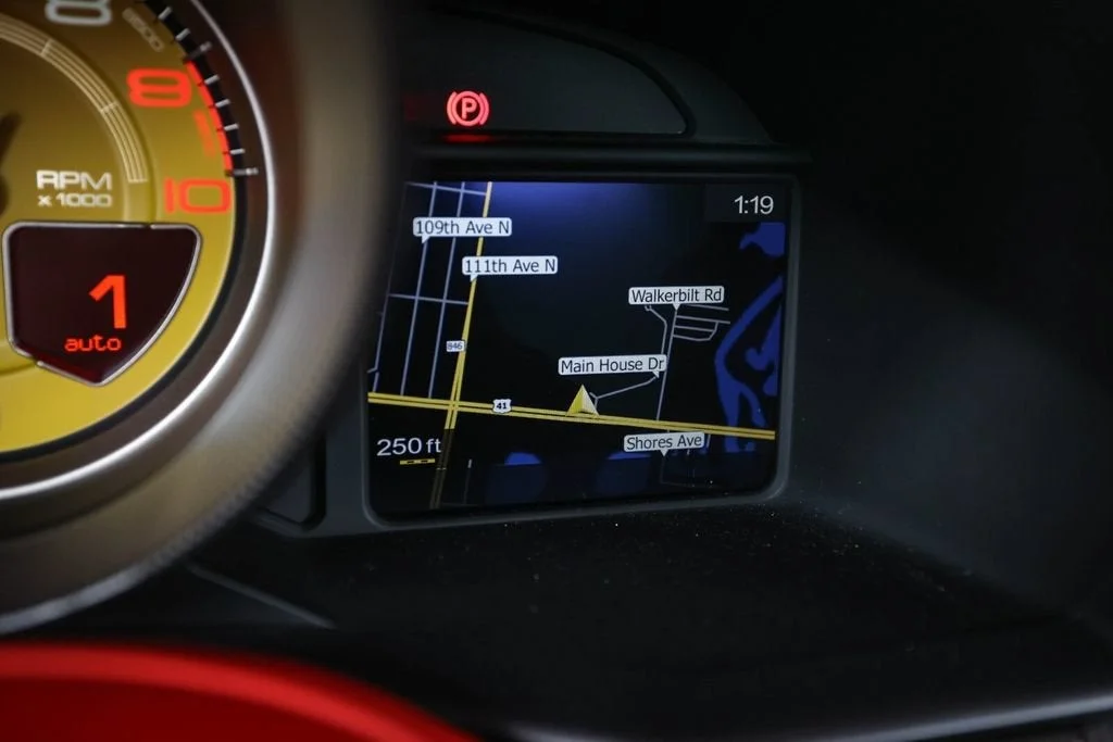 Used 2015 Grigio Titanio Metall Ferrari Base image 35