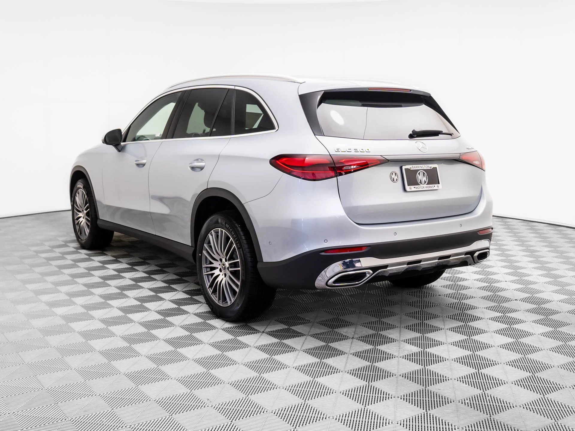 New 2026 Silver Mercedes-Benz GLC 300 image 3