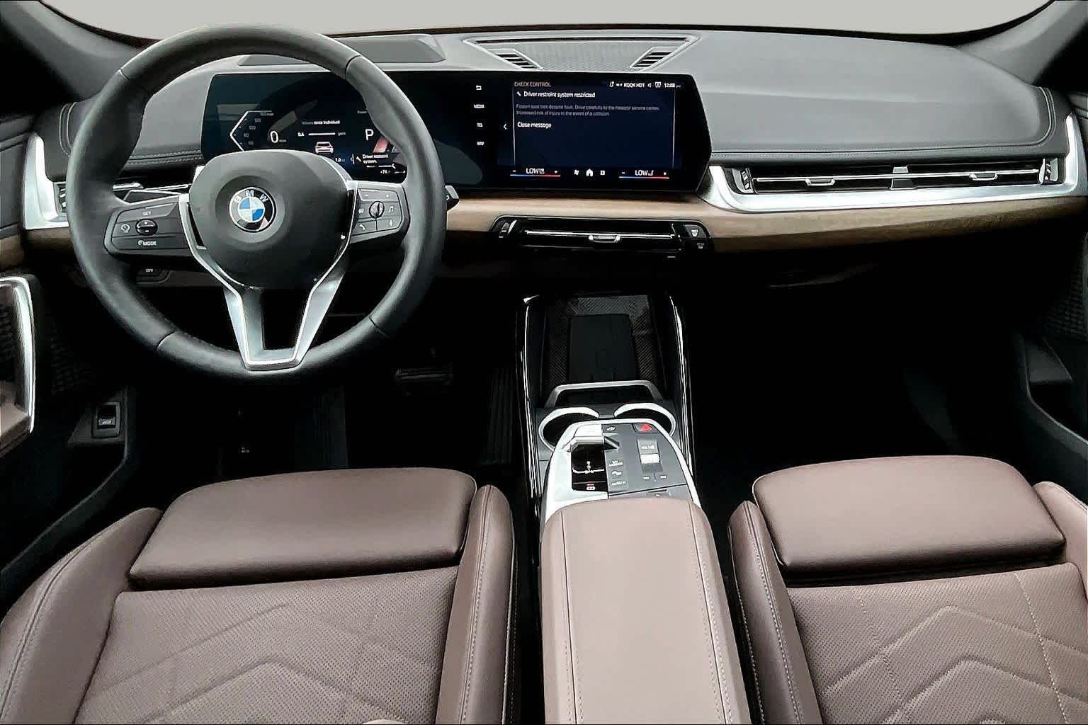 Used 2025 Mineral White Metallic BMW xDrive28i image 15