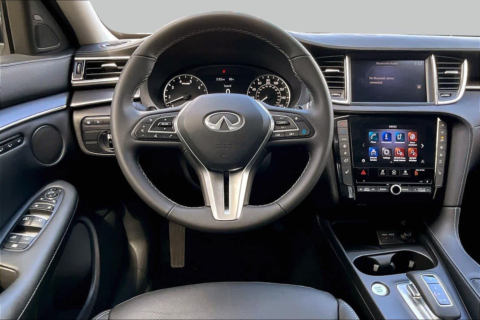 Used 2025 Radiant White INFINITI LUXE image 6