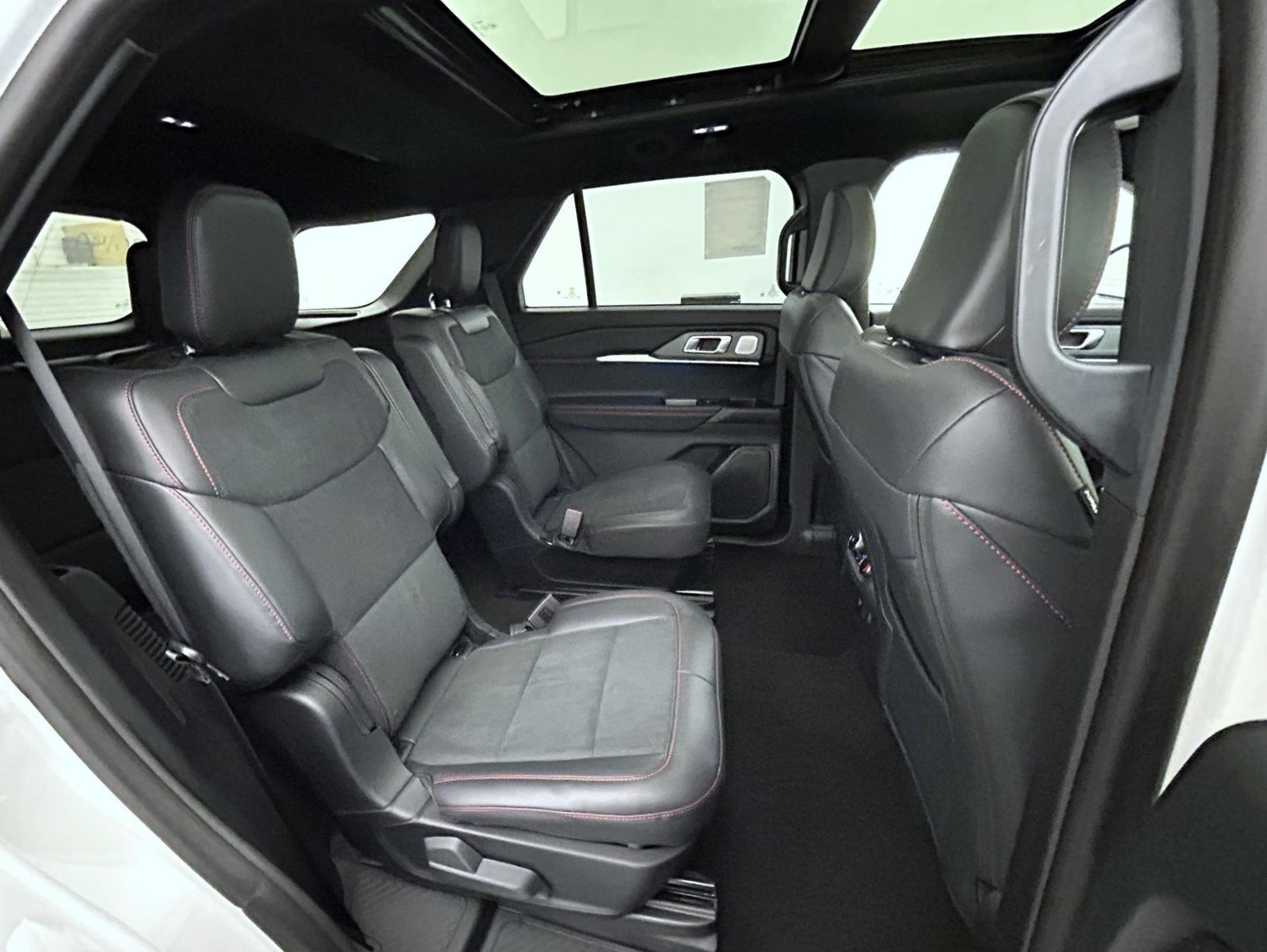 New 2027 Star White Metallic Tri-Coat Ford ST image 18