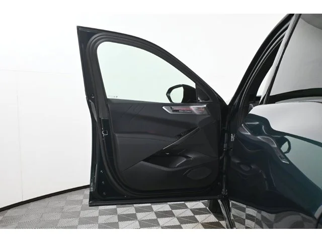 New 2027 Vancouver Green Metallic BMW 40 xDrive image 23