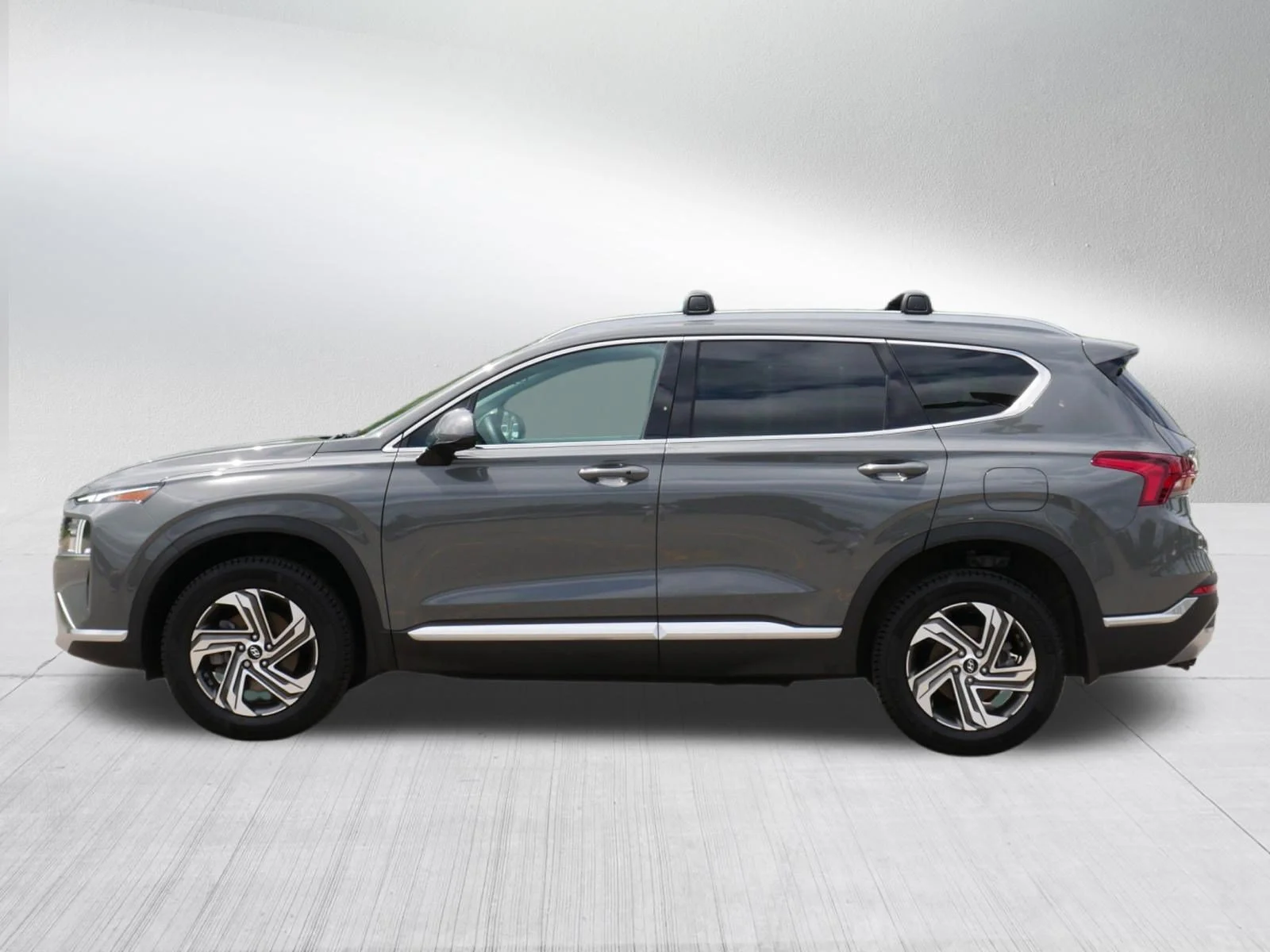 Used 2022 Hampton Gray Hyundai SEL image 4